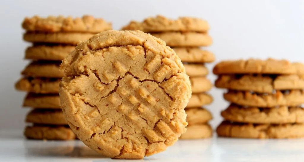 4 Ingredient Peanut Butter Cookies