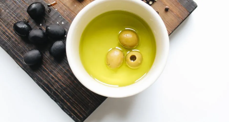 Olives with Olive Oil