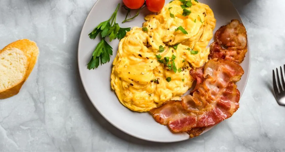 Omelette turkey bacon