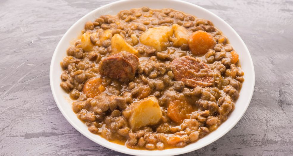 Lentejas bowl with sausage