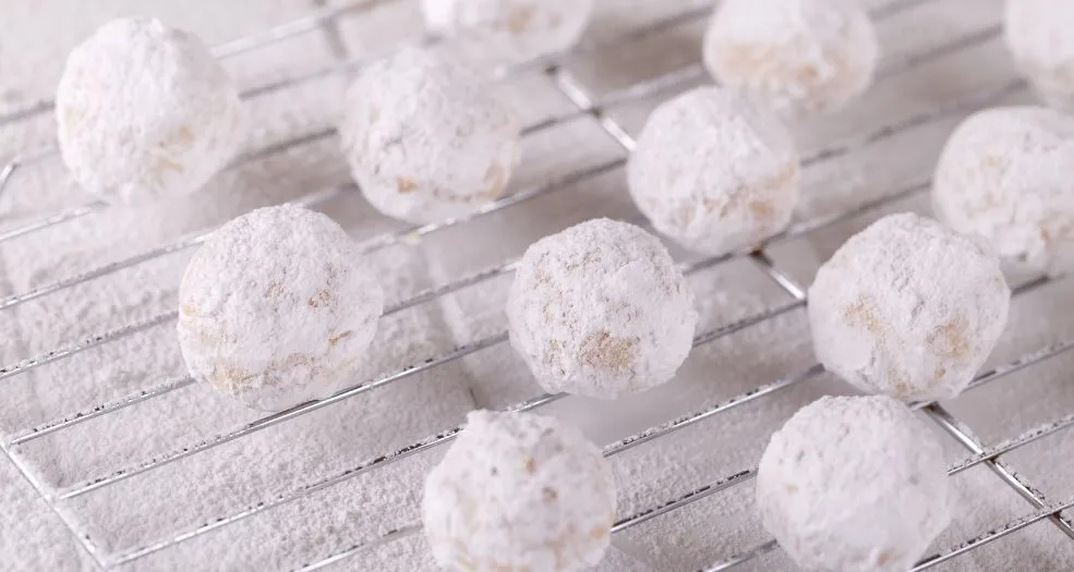 Preparing Mexican Cookies